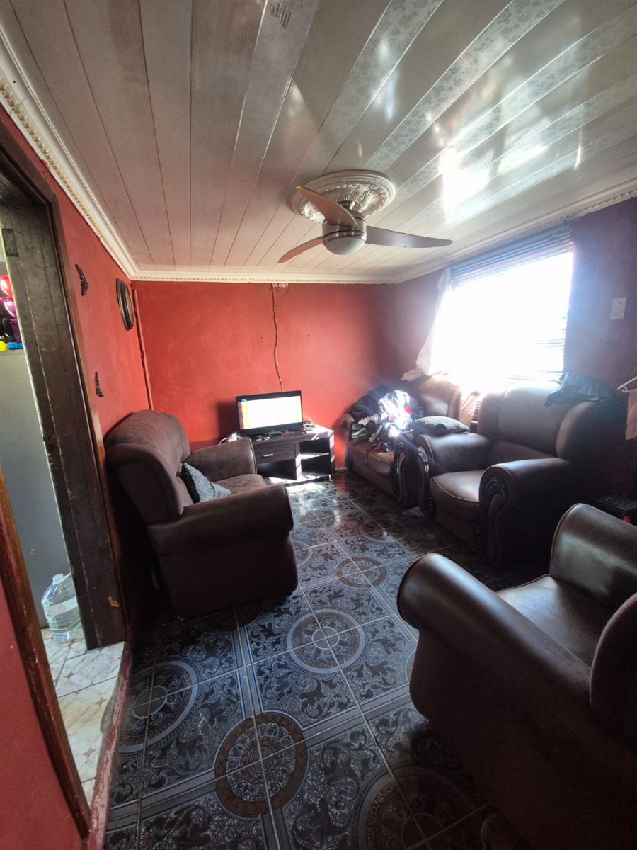 2 Bedroom Property for Sale in Kwazakhele Eastern Cape